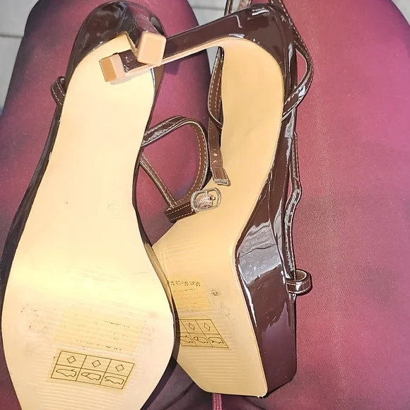 Journee Collection-Telilah Platform Sandal - Picture 4 of 4